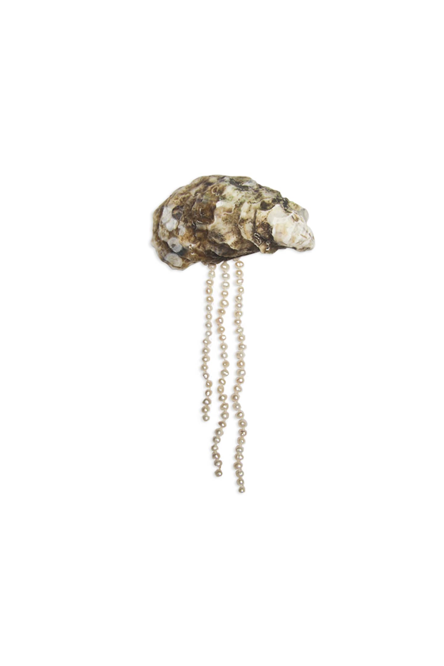 Pearly hair clip made with italian river pearls. High quality materials made by hand