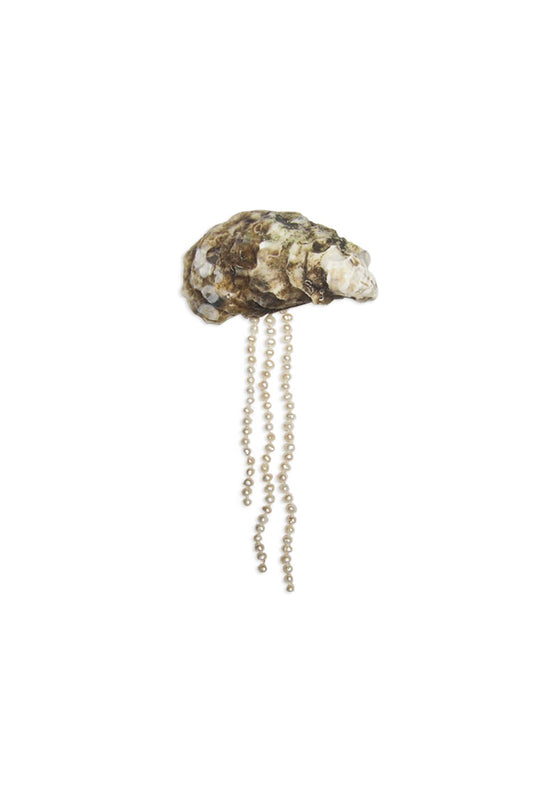 Pearly hair clip made with italian river pearls. High quality materials made by hand